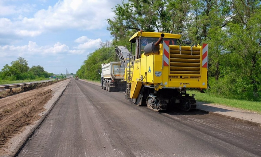На Днепропетровщине продолжается капитальный ремонт трассы Днепр — Кривой Рог