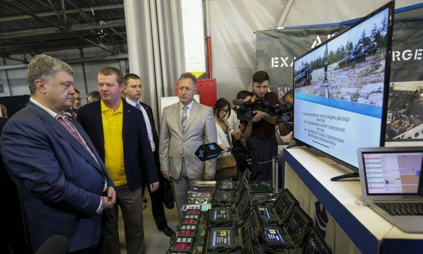 В Днепре Президент Украины посетил филиал американской компании Firefly Aerospace