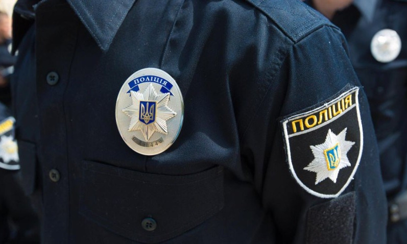 Днепропетровские полицейские попались на продаже наркотиков