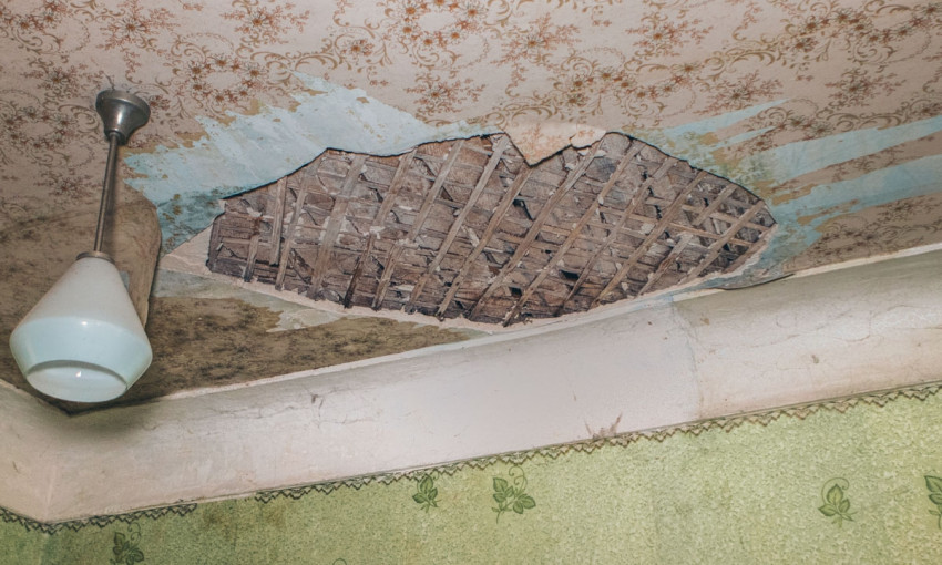 В днепровском студенческом общежитии обваливается потолок