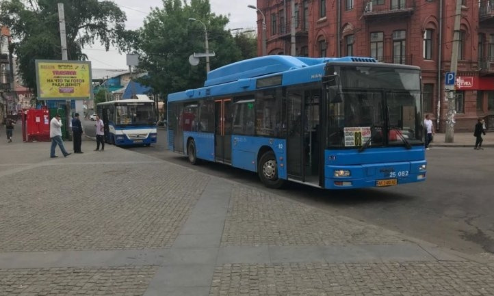 В Днепре на маршруты вышли 42 новых больших автобуса