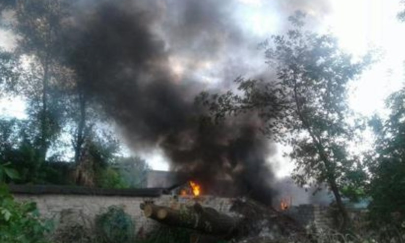 Пожар на Днепропетровщине: сотрудники ГСЧС тушили два гаража