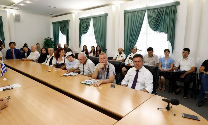 Борис Филатов встретился с представителями национальных общин