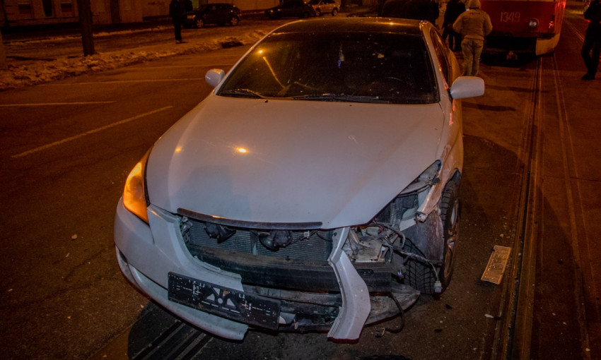 ДТП в Днепре: на Шмидта столкнулись два авто