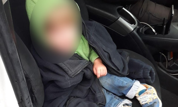 В Днепре по улице бегал заплаканный двухлетний ребенок 