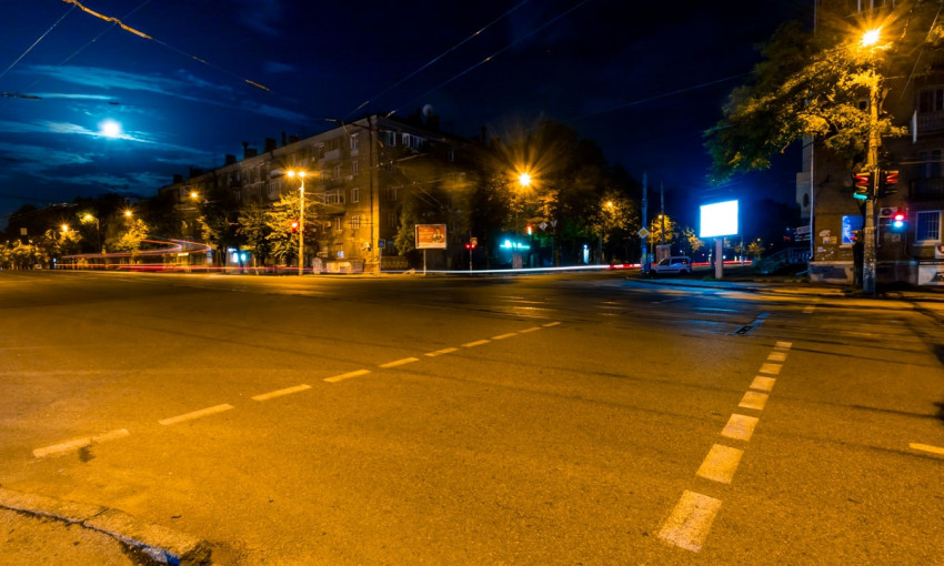 Спокойный Днепр: как ночью выглядят городские дороги 