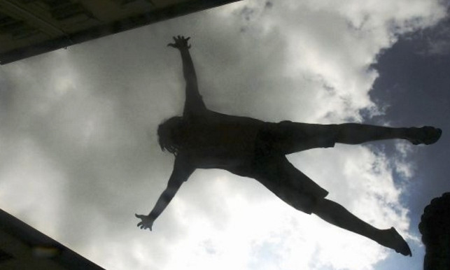 Еще одно самоубийство в Днепре: горожанин выпрыгнул с балкона 