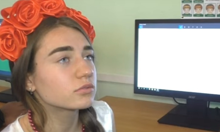 Школьникам Днепропетровщины подарили новые компьютеры 
