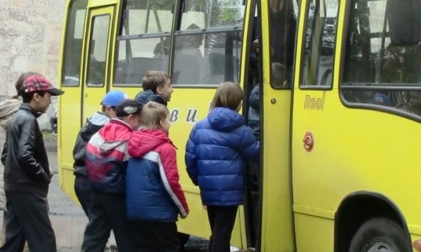 Жители Днепропетровщины не поддержали льготы для школьников 