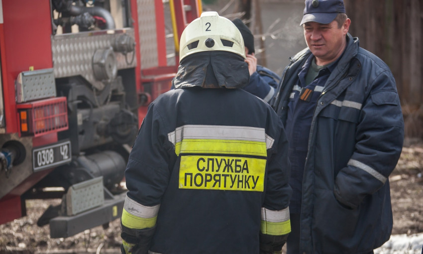 Пожар в Днепре: на Бобруйской пожарные затопили квартиру 