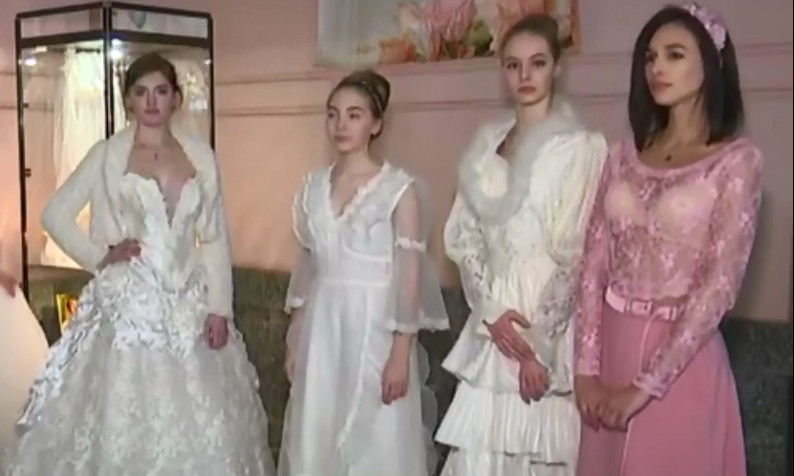 В Днепре открылась выставка свадебных платьев