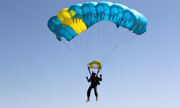 Бойцы АТО прыгнут с парашютом 