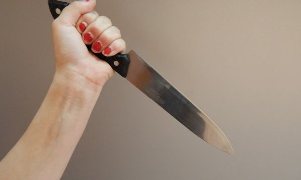 ЧП в Днепре: девушка зарезала мужчину