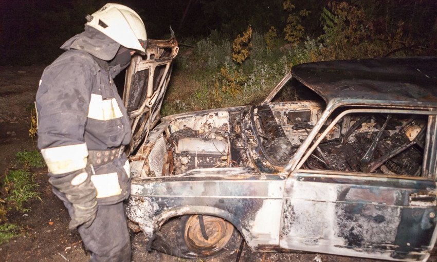Пожар в Днепре: на АЗС загорелось такси