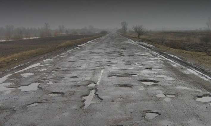 Дороги Днепропетровщины: трассу Днепр-Никополь не ремонтировали более 15 лет