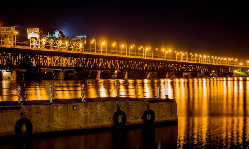 Ночной Днепр: красота городских мостов 