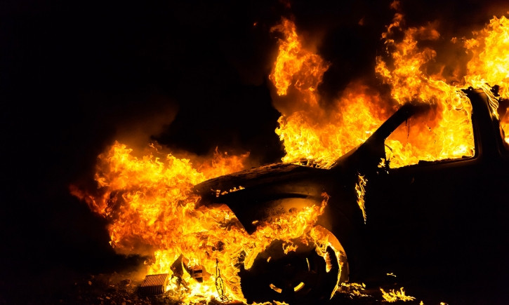 На Днепропетровщине мужчина сжигал чужие авто 