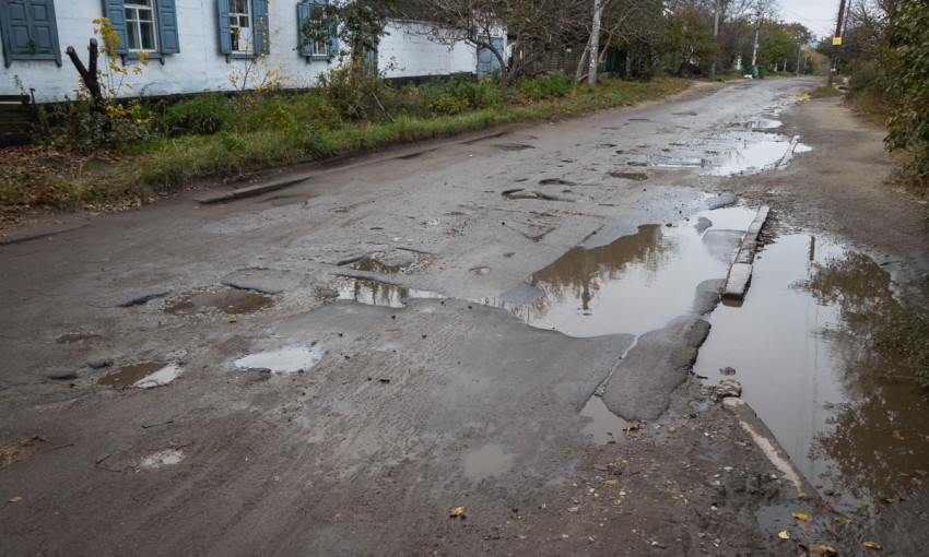Дороги Днепра: как выглядит дорога на улице  Алмазной 
