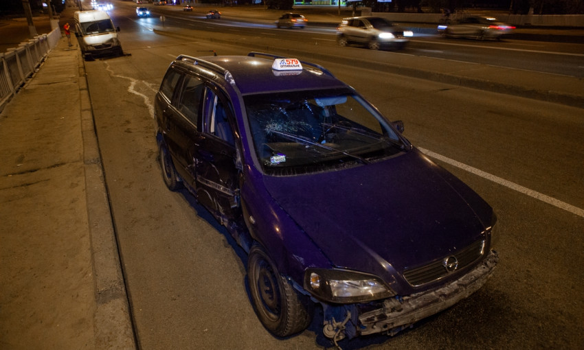 ДТП в Днепре: такси врезалось в маршрутку с пассажирами