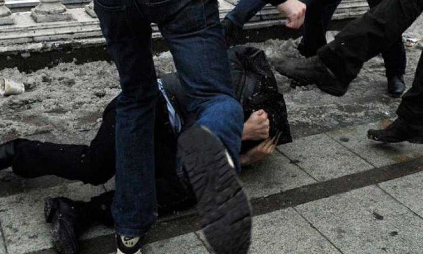 ЧП в Днепре: мужчину избили и пытались отобрать телефон 