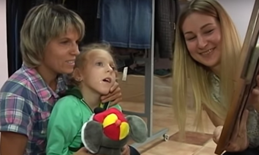 Жители Днепра помогают маломобильным детям 