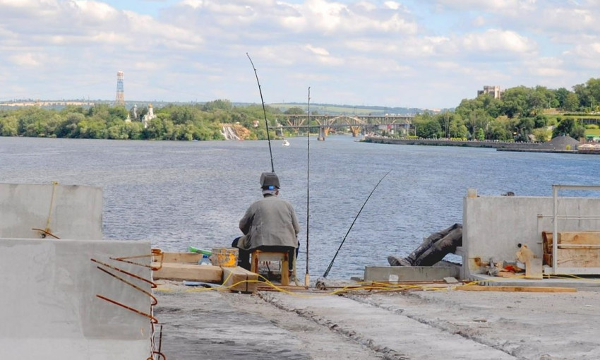 Ремонт Нового моста: "ловись рыбка большая и маленькая"