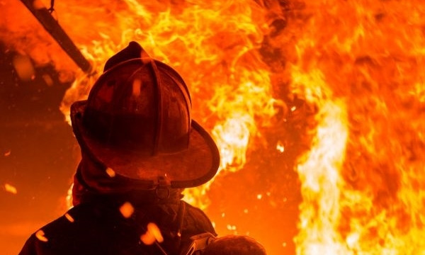 Пожар в Днепре: горел магазин в Чечеловском районе