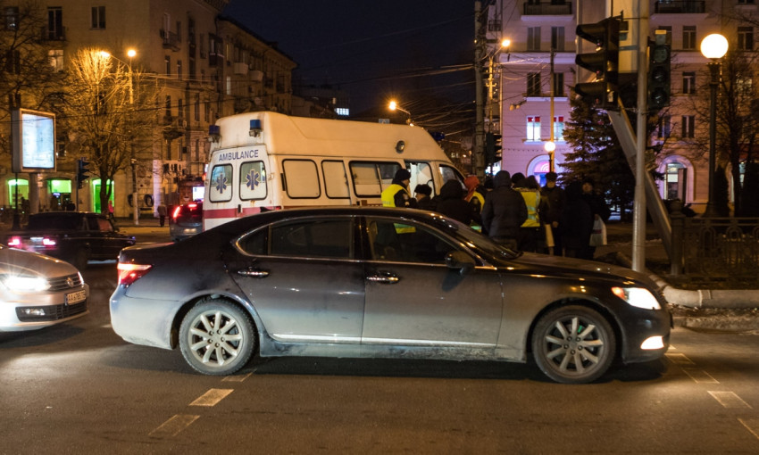 ДТП в Днепре: на проспекте Яворницкого автомобиль сбил пешехода