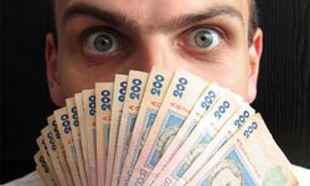 Выпускникам вузов Днепропетровщины дадут по 7250 гривен 
