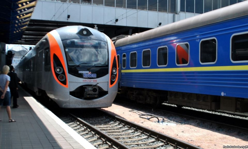 ЧП на Днепропетровщине: мужчина в наушниках попал под поезд 