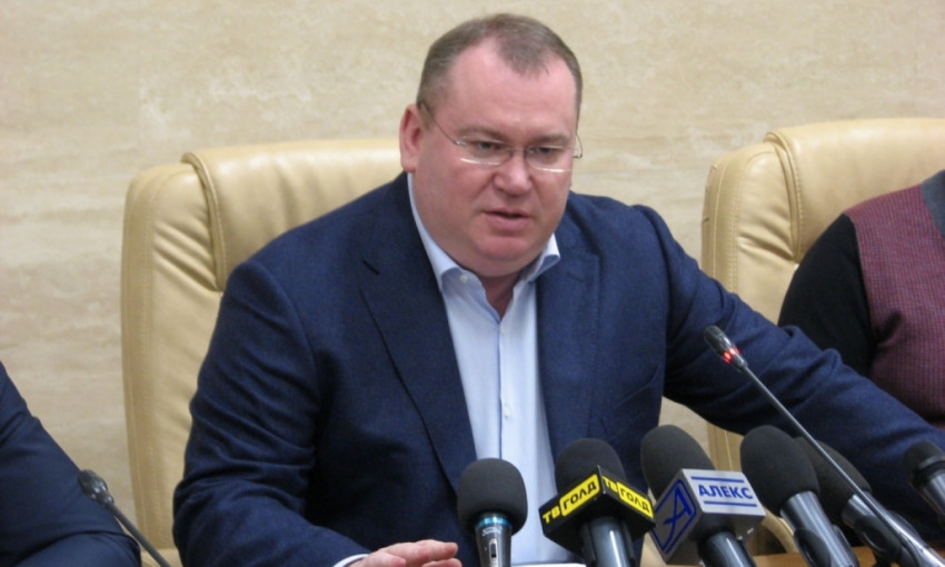 Резниченко продал имущество за 3,7 млн своему советнику 