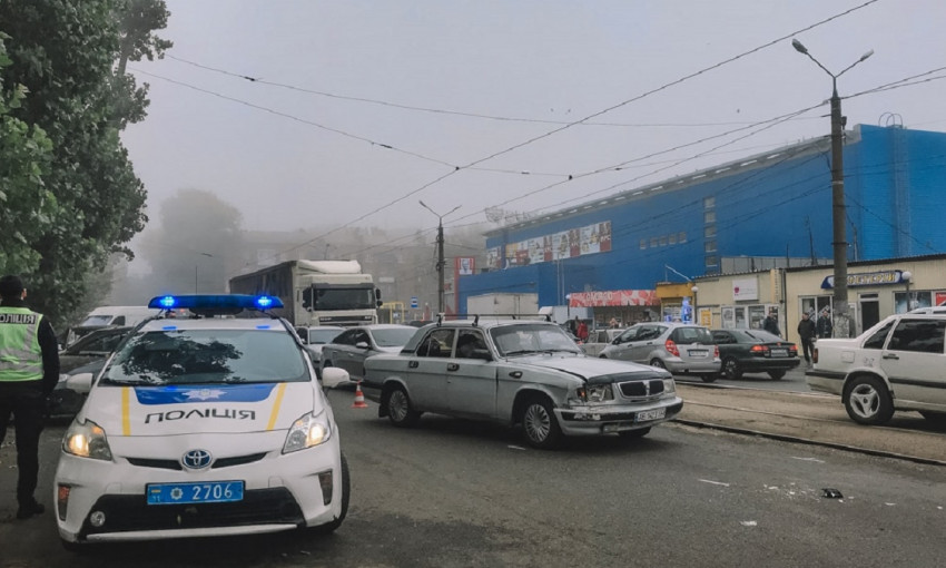 ДТП в Днепре: водитель «Волги» потерял сознание и зацепил четыре авто
