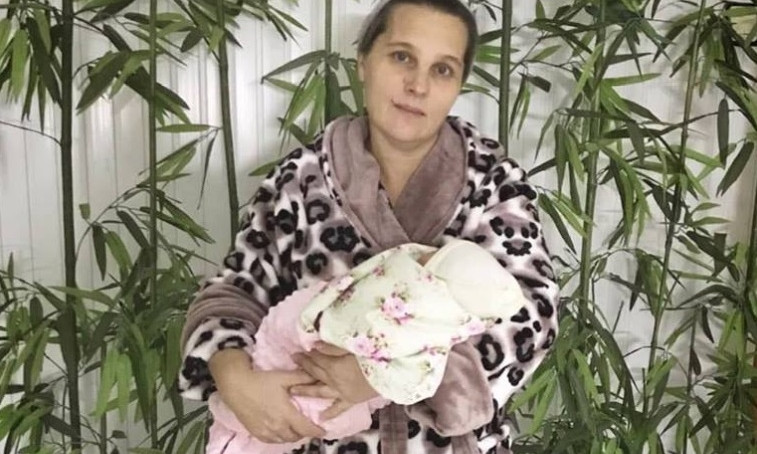 В Днепре многодетная мать родила 14-го ребенка
