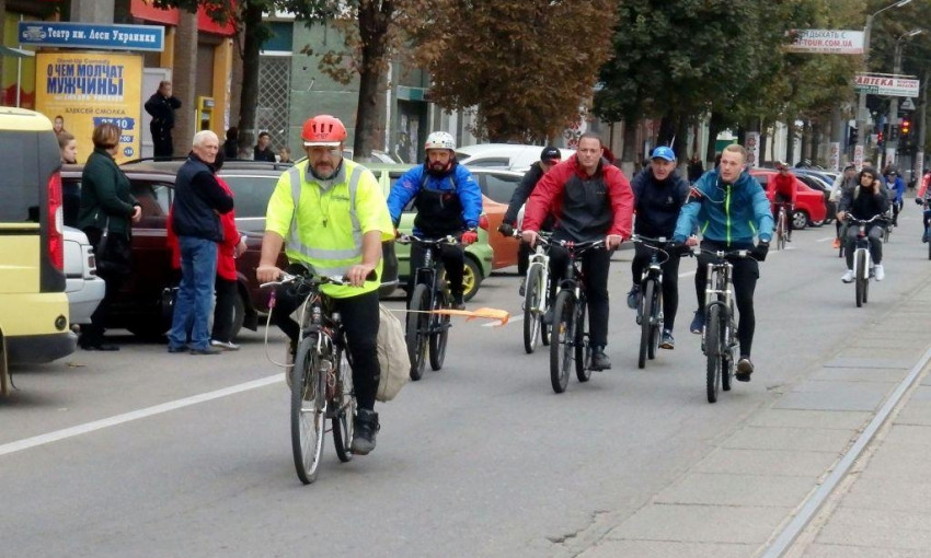 На Днепропетровщине велосезон завершили велопробегом 