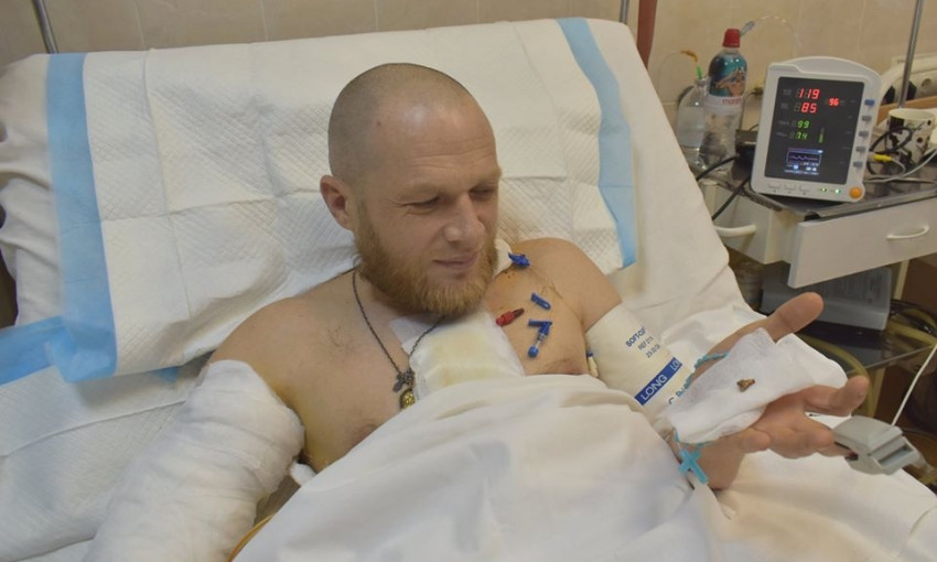 Днепровские медики спасли жизнь бойцу из Луцка
