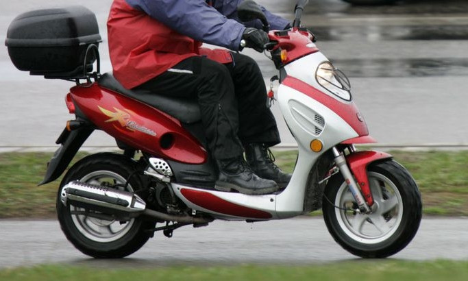 Скорая двухколесная помощь: медики Днепропетровщины пересели на скутеры 